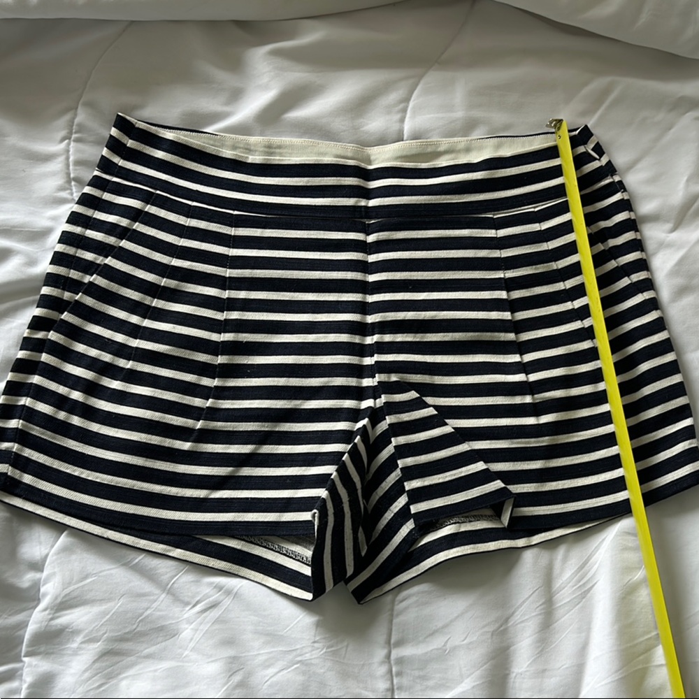 J. Crew • Nautical Navy & White Stripe Shorts • Size 6 - Picture 2 of 5